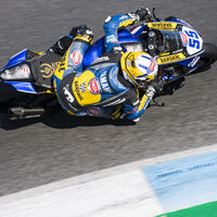 Andrea Locatelli celebra su ascenso a Superbikes con Yamaha ganando también en Estoril