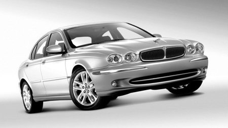 Jaguar "pasa" de las plataformas compartidas y los SUV