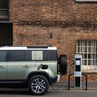 Land Rover Defender 2021 ahora con una versión híbrida enchufable