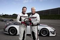 Relevo al frente de Porsche