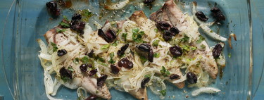 Caballa al horno a la griega: receta fácil, saludable y muy económica