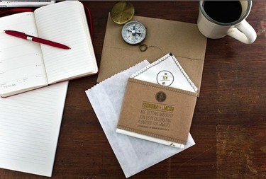 ¡Nos casamos! Invitaciones de boda que son de todo menos clásicas y aburridas