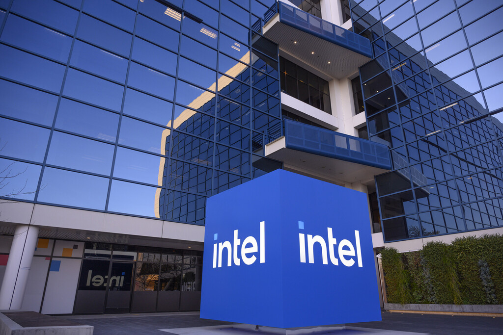 O resuelve cuanto antes estos cuatro grandes problemas o Intel estará condenada a un futuro muy oscuro