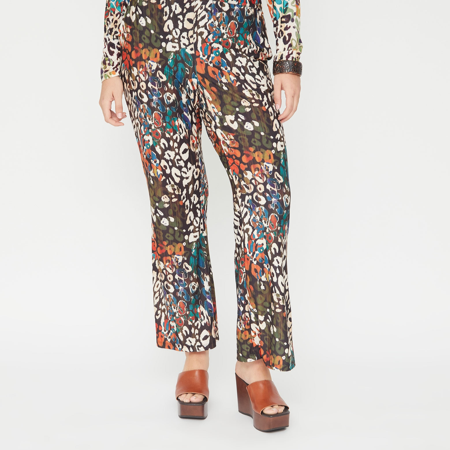 October
Pantalón estampado de leopardo
