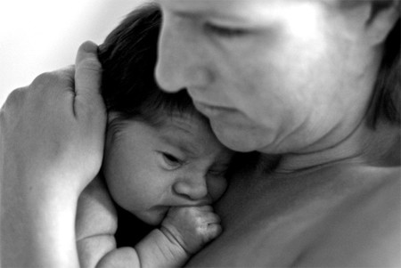 ¿Complementar la lactancia con leche de fórmula hace que la madre amamante durante más tiempo?