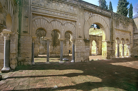 Ma Edificio Basilical Superior