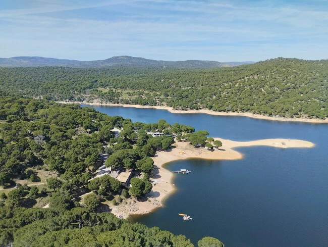 A 1 Hora De Madrid La Playa De Interior Con Bandera Azul Aguas Cristalinas Y Parking Gratis