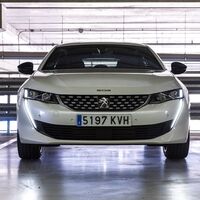 Las placas de matrícula de los coches serán más baratas para los conductores tras un nuevo decreto ley