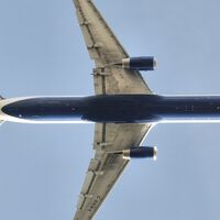 A aviação comercial depende de aeronaves muito antigas; a guerra Irã-Contras só agravará esse problema 