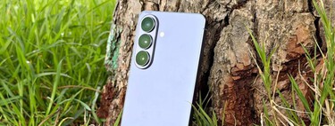 Con siete años de actualizaciones, el Galaxy S26 es de los mejores móviles compactos que hay (y más, a este precio) 