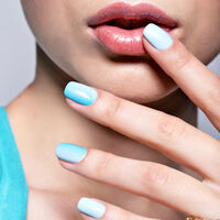 Las tendencias de uñas más bonitas para la primavera 2024: colores y diseños de manicura que te encantarán