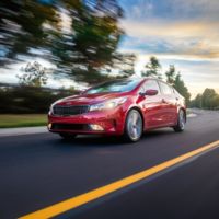KIA Forte 2017, dos trazos y un borrón para mantenerse al día