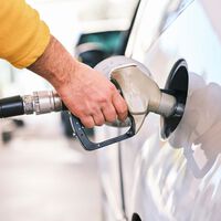 El Gobierno recupera el descuento de 20 céntimos en gasolina y diésel y limita al 15% la subida del gas TUR 