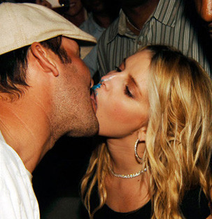 A Jessica Simpson le gusta chupar...
