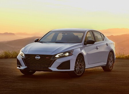 Nissan Altima 2023 1600 05