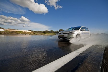 Goodyear EfficientGrip Performance en aquaplanning