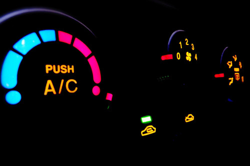 Así se recarga el aire acondicionado del coche y esto es lo que te puede costar