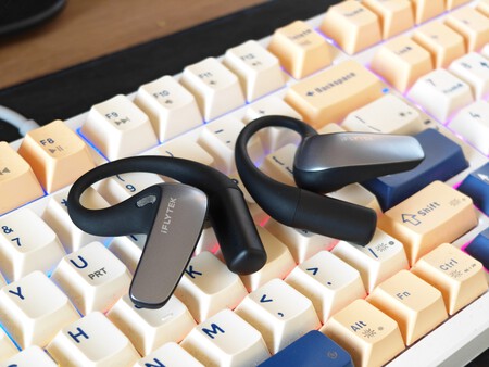 iFlyTek AI Translation AirBuds | Imagen: Xataka