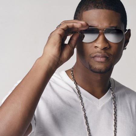 Usher tenía una joyería ambulante en su coche