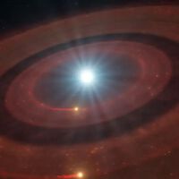 Telescópio em Atacama descobre um disco de detritos único que prevê o futuro do Sistema Solar 