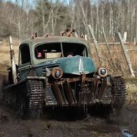 ¡Tankenstein está vivo! Un aficionado se ha fabricado un alucinante híbrido entre tanque y hot rod 