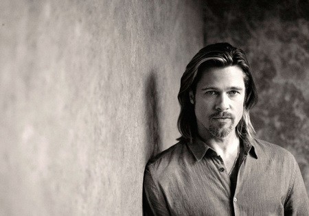 Brad Pitt suelta la pasta que da gusto, y todo por una buena causa