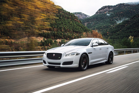 Jaguar retrasa el lanzamiento del XJ eléctrico por problemas financieros derivados de la pandemia