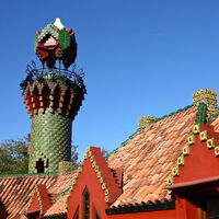 El mejor monumento español de 2023 es de Gaudí y no está en Barcelona, pero comparte un pasado turbio con la Ciudad Condal