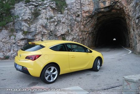 Opel Astra GTC