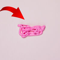 Renté un departamento y descubrí chicles pegados en paredes y piso: así los quité sin gastar un peso 