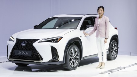 Japón ha dado con una solución muy loca a la escasez de mano de obra: contratar a mujeres ingenieras