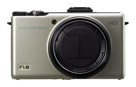Olympus XZ-1 llega en plata y con nueva tapa automática