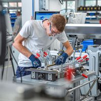 Más ayudas del PLAN Moves Singulares: 264 millones de euros para electrificar PYMES y universidades