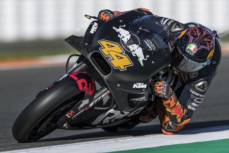 Pol Espargaró remata el triplete de KTM en el shakedown de MotoGP en el día del regreso de Jorge Lorenzo