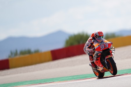 Marc Márquez consigue una victoria apabullante en Alcañiz que le deja a tiro su octavo mundial
