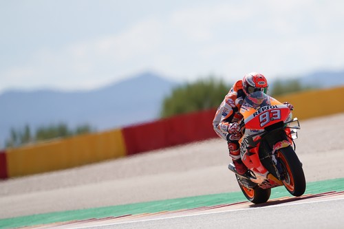 Marc Márquez consigue una victoria apabullante en Alcañiz que le deja a tiro su octavo mundial