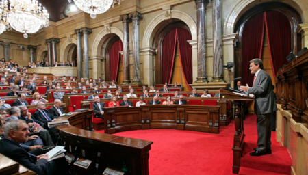 El Parlamento de Cataluña aprueba su tasa a los operadores de internet "confiando" que no castigará a los consumidores