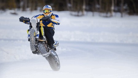 Husqvarna 701 Supermoto: detalles y vídeo onboard