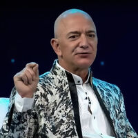 Jeff Bezos vive en una isla sin alcantarillado: para solucionarlo enviarán sus heces a sus vecinos