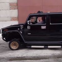 En video: Lo más ridículo que verás hoy es esta Hummer sobre llantas tamaño Atos