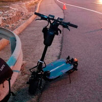 Un hombre ha sido detenido por circular con su patinete eléctrico por una carretera nacional a 80 km/h y sin licencia 