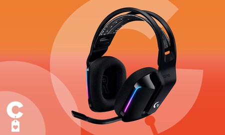 Aprovecha el Black Friday de PcComponentes para hacerte con unos auriculares gaming Logitech G733 Lightsync al mejor precio: llévatelos por 99 euros