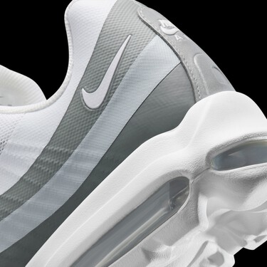 Nike tiene las zapatillas noventeras que miran al futuro: un modelo en color antracita para conquistar en primavera con un gran descuento