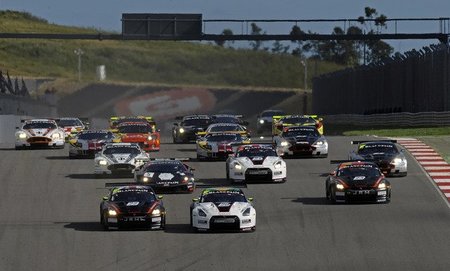 El equipo JR Motorsports Nissan gana ambas carreras del FIA GT1 en Portimao