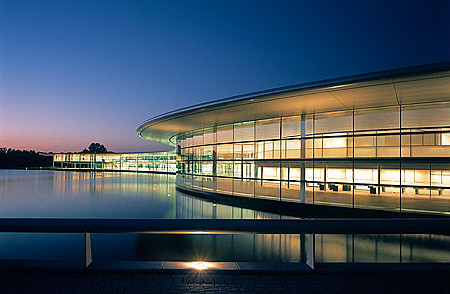 Sede de McLaren, Woking.jpg