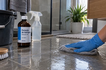 Limpiando Con Agua Oxigenada