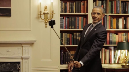 ¿Están los selfies reemplazando viejas costumbres? Así es, según Obama