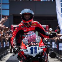 Ducati ya ha elegido: Nicolò Bulega será el compañero de Álvaro Bautista en el mundial de Superbikes 2024 