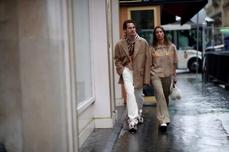 La calidez de los tonos crudos triunfa en el mejor street-style de la semana inspirándonos con éstos grandes looks