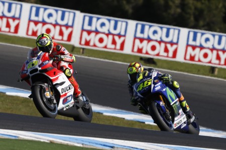 Andrea Iannone Y Valentino Rossi Australia 2015